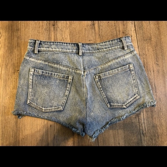 Lunik Acid Wash Floral Patch Pocket Denim Jean Frayed Hem Shorts - Picture 4 of 5